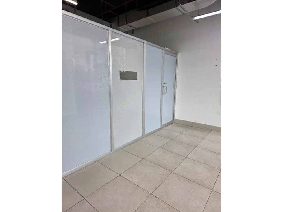 OFIBODEGA / PLAZA DEL ESTE CENTER / 398M / DIVISIONES / 2 NIVELES — foto 3