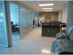 SE ALQUILA OFICINA OCEAN BUSSINESS PLAZA 186M 2 BAÑOS 5 OFICINAS