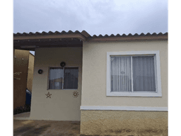 SE VENDE CASA EN CHORRERA LOS ALMENDROS DE 180M CON TERRAZA