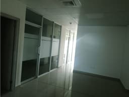OFICINA / COSTA DEL ESTE / PLAZA REAL / 125M / PISO BAJO / DIVISIONES