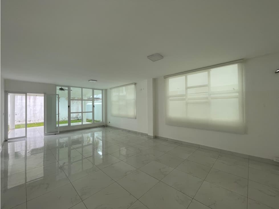 ALTOS DE PANAMÁ / HORIZONTES / 4 HABITACION / 420M / TERRAZA / PATIO — foto 4