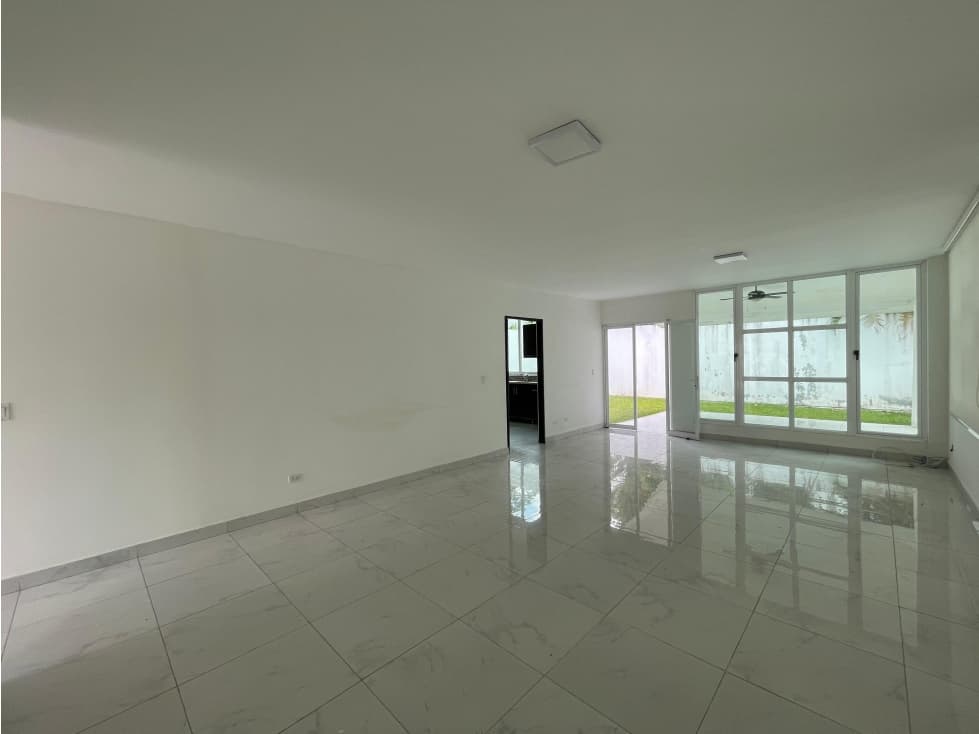 ALTOS DE PANAMÁ / HORIZONTES / 4 HABITACION / 420M / TERRAZA / PATIO — foto 2