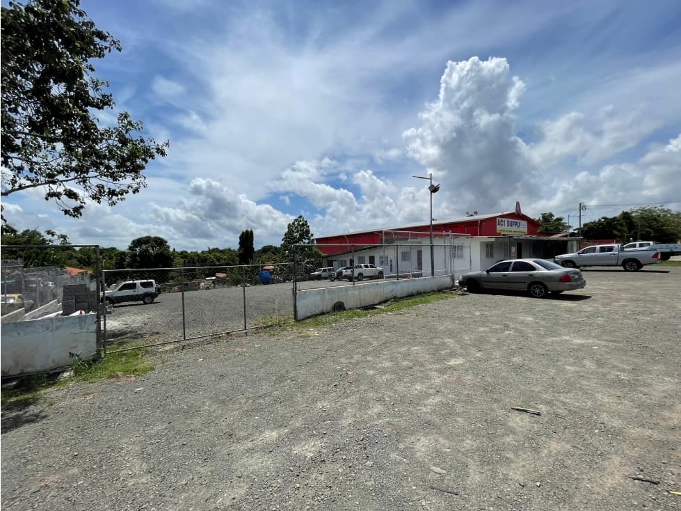 OFICINA / CHORRERA / 1800 M2 / 3 BAÑOS / 3 DIVICIONES / DEPOSITO — foto 2