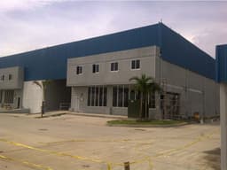 GALERA / PARQUE INDUSTRIAL / LAS AMERICAS / 1006m2 / CON ANDEN