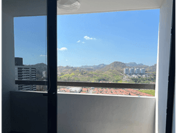 SE VENDE APARTAMENTO EN PH CONDADO COUNTRY CLUB CON 2 BALCONES