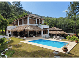 SE VENDE CASA EN CHAME SORA ALTOS DEL MARIA 3 HABITACION CON PISCINA