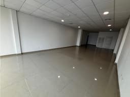 EL CARMEN / PLAZA KORINTHO / 77 M / AIRE ACONDICIONADO / FRENTE A VIA