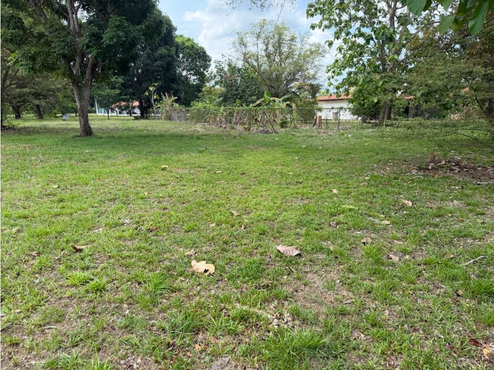 SE VENDE TERRENO EN CHAME CERCA DE LA INTERAMERICA — foto 1