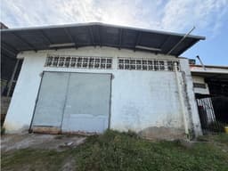 SE VENDE LOCAL COMERCIAL EN CHAME BEJUCO 240 M2