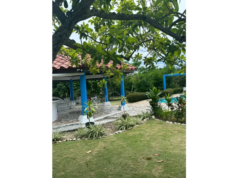 SE VENDE CASA EN CORONADO 3750 M2 CON PISCINA — foto 4