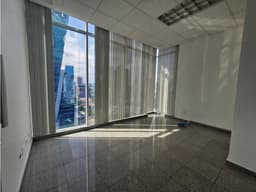 CALLE 50 / TORRE GLOBAL BANK / 95M2 / OFICINA CON DIVISIONES