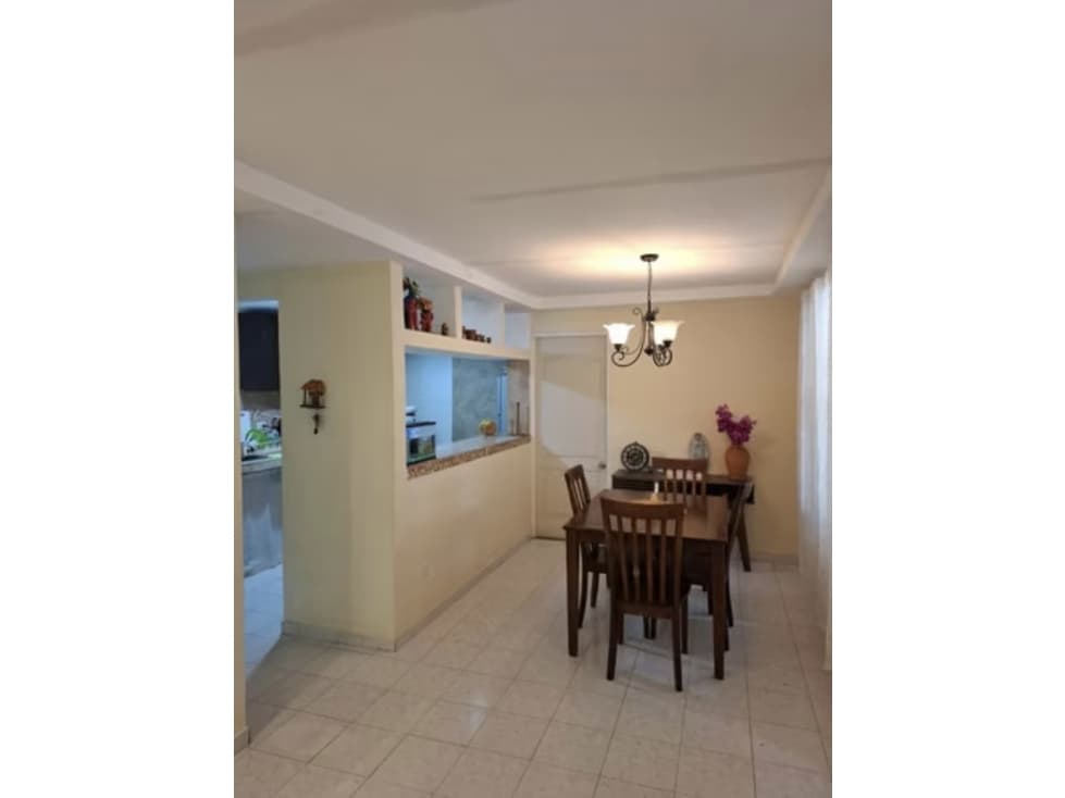 SE VENDE CASA EN LAS LOMAS 360 M2 CON AMPLIO JARDIN — foto 5