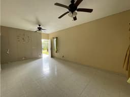 SE VENDE CASA EN PRADERAS DE SAN ANTONIO DE 3 HABITACIONES CON TERRAZA
