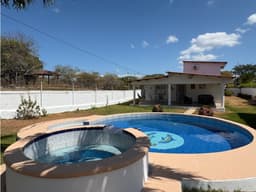 SE VENDE CASA DE PLAYA EN COSTA ESMERALDA DE 802M CON PISCINA
