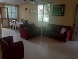 VENTA DE CASA EN VILLA LUCRE CON 2 PARKING Y TERRAZA
