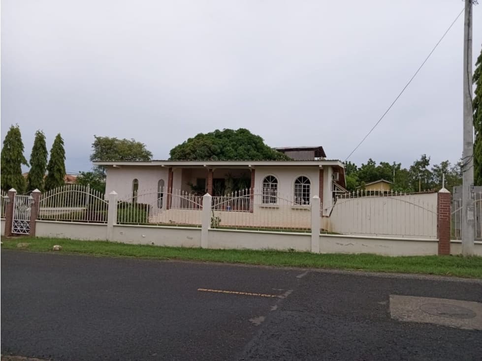 VILLA DE LOS SANTOS / 1775 M2 / TERRAZA / A 20 MIN DE PLAYAS — foto 6