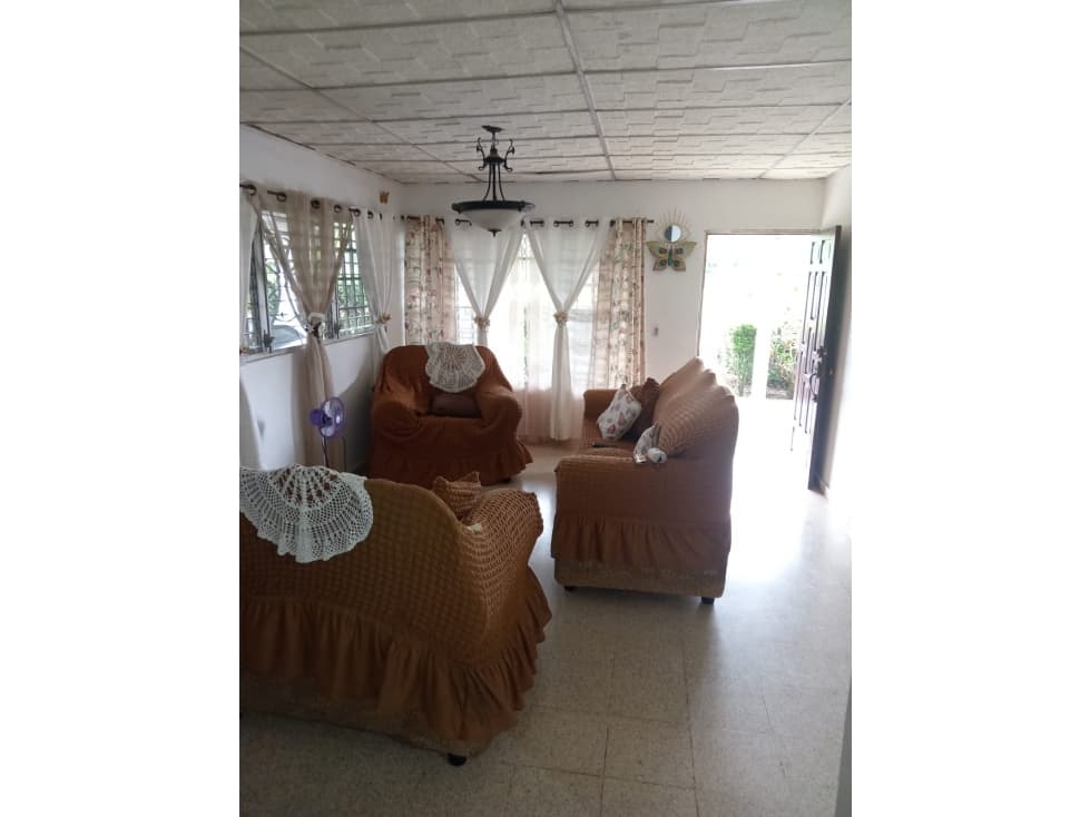 COCLE / ANTON / 3 HABITACIONES / 1200 M2 / TERRAZA / CERCADA — foto 6
