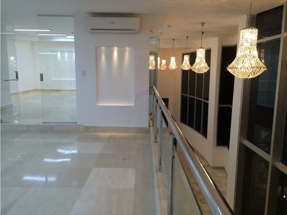 OFICINA DE LUJO / PUNTA PACIFICA / 2 NIVELES / 270 m2 / CON DIVISIONES — foto 3