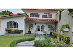 SE VENDE CASA CORONADO BOULEVARD 4 HABITACION 1000M AMOBLADA PISCINA