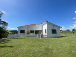 SE VENDE CASA EN SAN CARLOS HACIENDA PACIFICA 1500M2 AMPLIO JARDIN