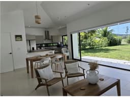 SE ALQUILA CASA EN PUNTA CHAME LA COLONIA 1110 M2 CON PISCINA