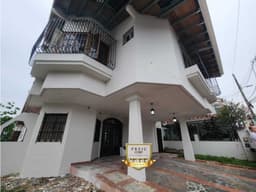 Venta de Casa Unifamiliar en Hato Pintado 3 Niveles AM