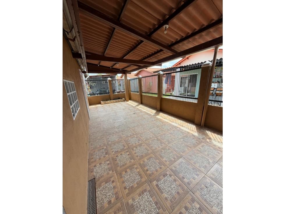 VENDO CASA EN LA ALAMEDA, LOS ALMENDROS - CHORRERA K.T — foto 1