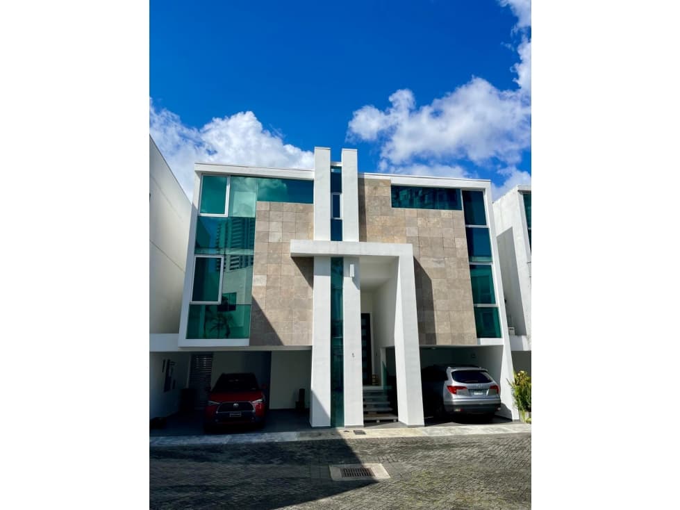 Venta de casa con paneles solares en Altos del Golf. VC — foto 2