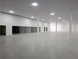 SE ALQUILA LOCAL EN CHANIS 1.300 Mtrs (OG)