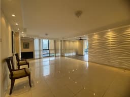 SE VENDE APARTAMENTO EN BELLAVISTA AREA CANGREJO 170 Mtrs (OG)