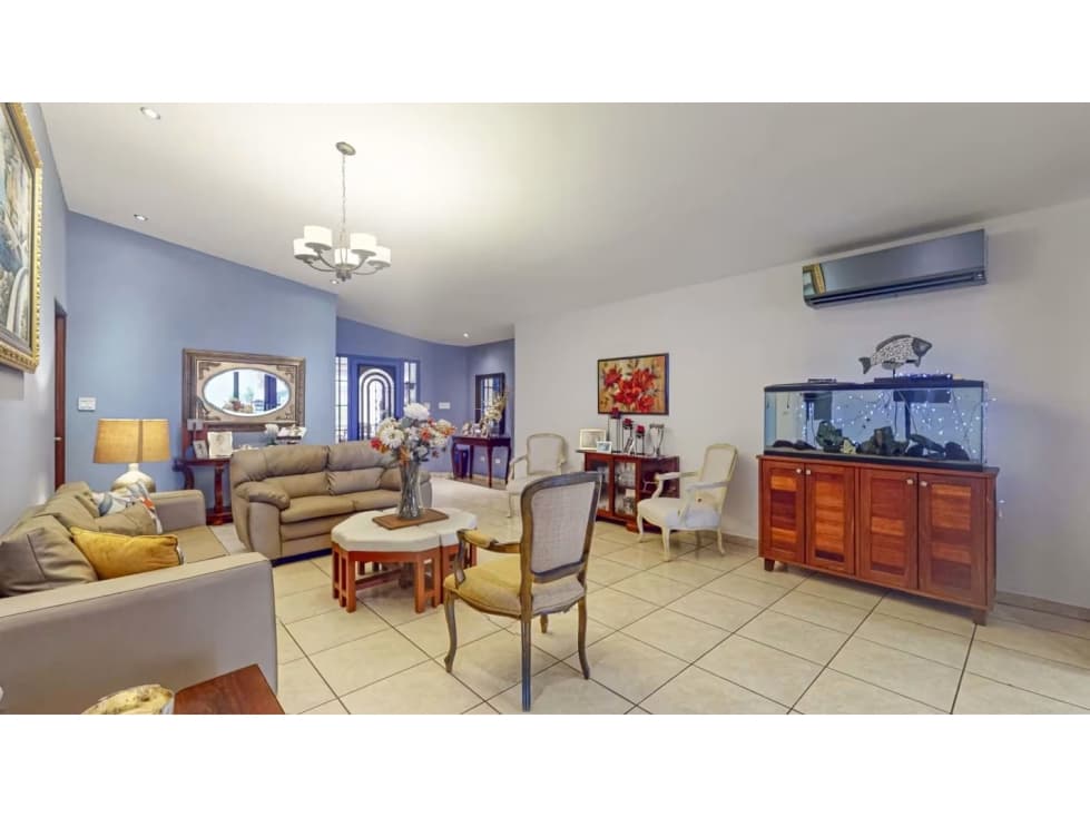 VENTA DE CASA EN BRISAS DEL GOLF REMODELADA — foto 4
