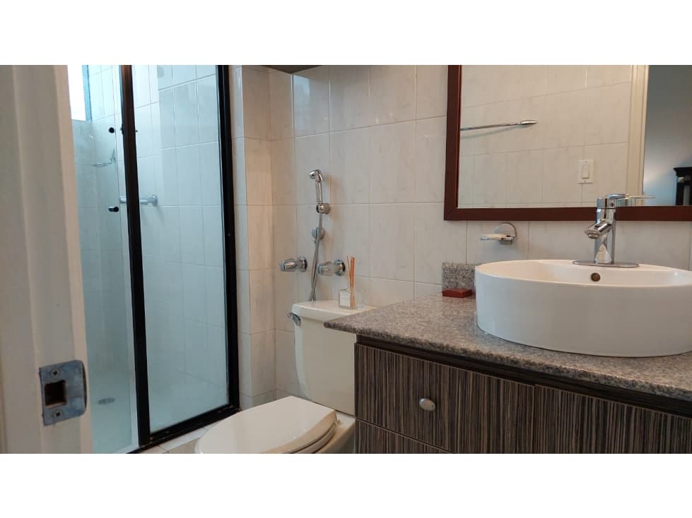 SE ALQUILA APARTAMENTO AMOBLADO EN MARBELLA — foto 5