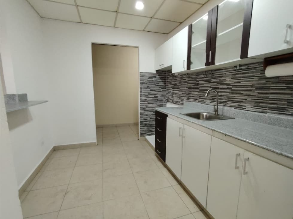 CASA VENTA EN URB. MONTELIMAR EN LA CHORRERA, REMODELADA — foto 5