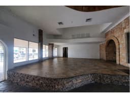 SE ALQUILA LOCAL EN AMADOR CAUSEWAY 400 Mtrs