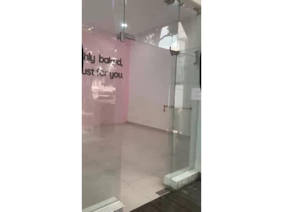 Local comercial cercano a calle 50 LS — foto 2