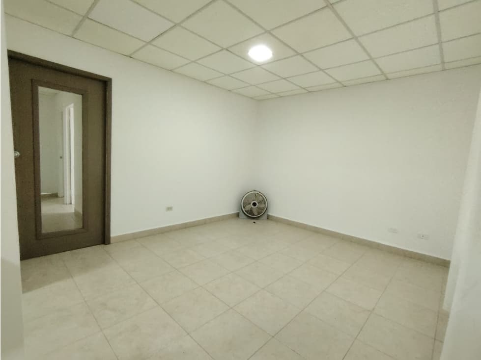 CASA VENTA EN URB. MONTELIMAR EN LA CHORRERA, REMODELADA — foto 3