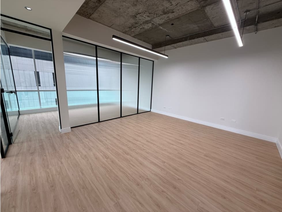 ALQUILER OFICINA CALLE 50 — foto 1