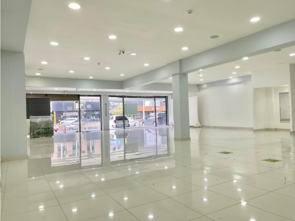 ALQUILER LOCAL COMERCIAL VIA ESPAÑA — foto 1