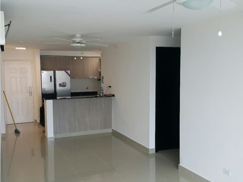 ALQUILER APARTAMENTO VIA ESPAÑA — foto 2