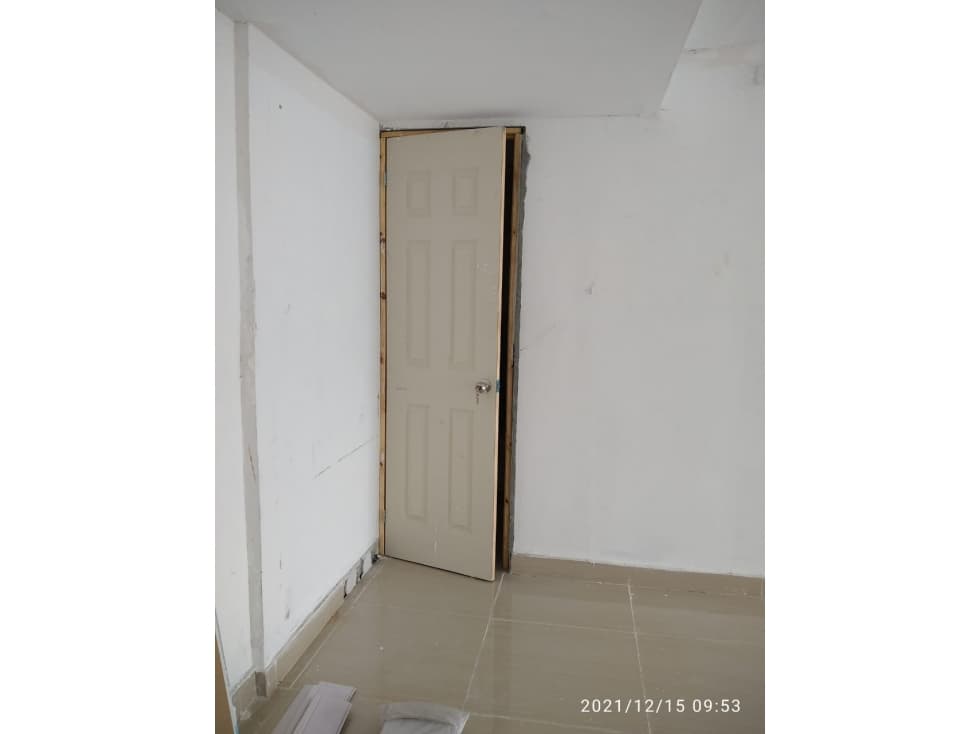 ALQUILO LOCAL COMERCIAL NUEVO. AV LA PAZ — foto 1