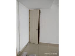 ALQUILO LOCAL COMERCIAL NUEVO. AV LA PAZ