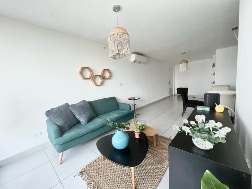 ALQUILER APARTAMENTO AMOBLADO VIA PORRAS — foto 1