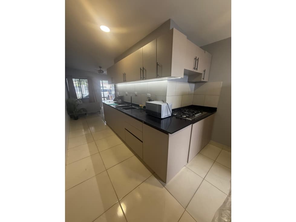 ALQUILER CASA AMOBLADA LAS ACACIAS — foto 4