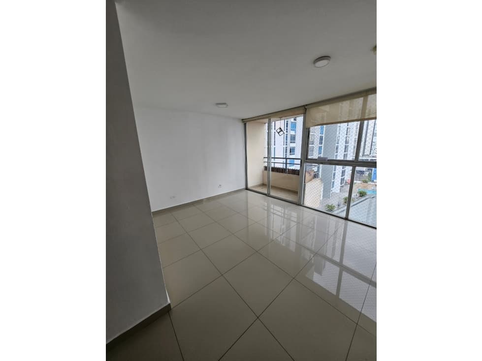 ALQUILER APARTAMENTO SEMI AMOBLADO CARRASQUILLA — foto 1
