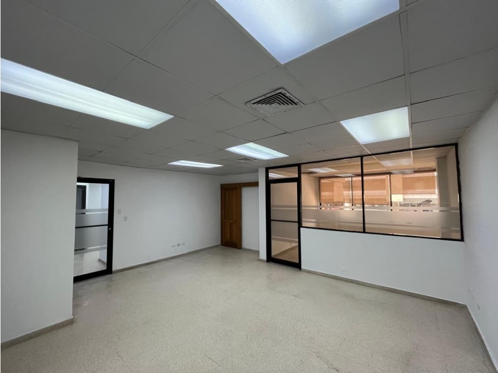 ALQUILER OFICINA AVENIDA BALBOA — foto 1