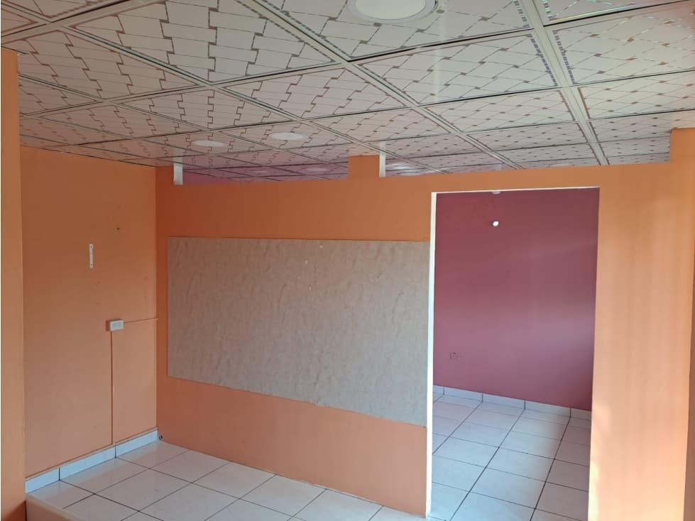 ALQUILER LOCAL COMERCIAL ARRAIJAN — foto 1