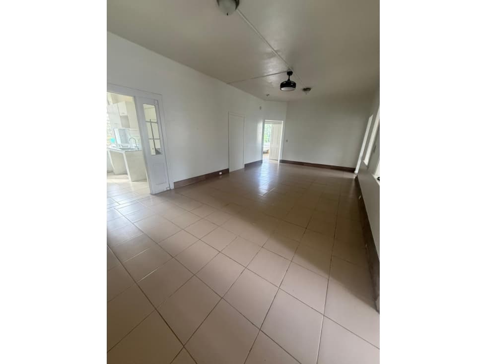 ALQUILER APARTAMENTO ALBROOK BALBOA LINEA BLANCA — foto 1