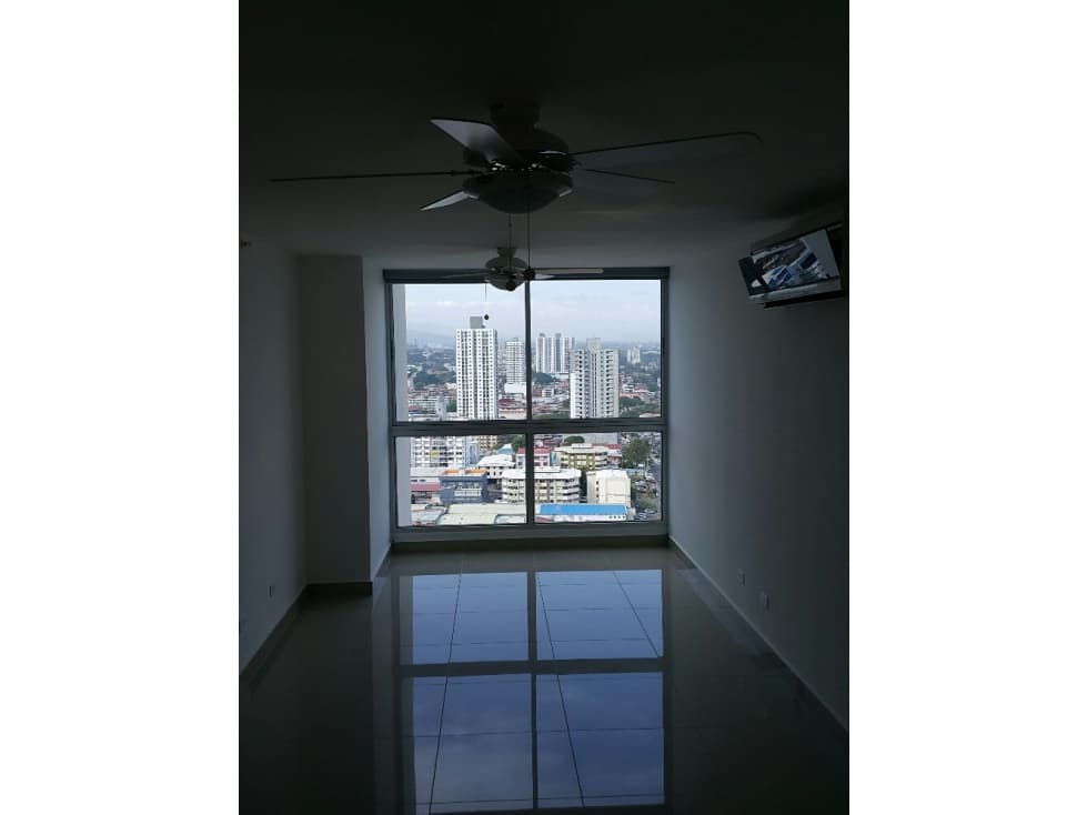ALQUILER APARTAMENTO VIA ESPAÑA — foto 1