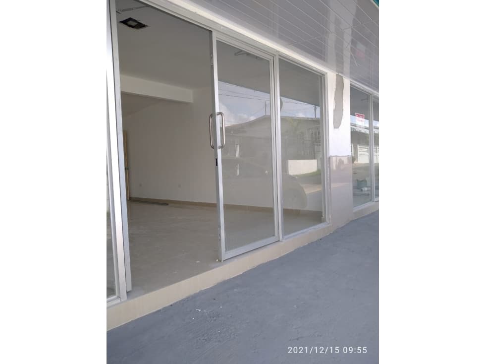 ALQUILO LOCAL COMERCIAL NUEVO. AV LA PAZ — foto 3