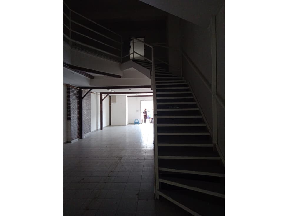 ALQUILER LOCAL COMERCIAL 12 DE OCTUBRE — foto 5